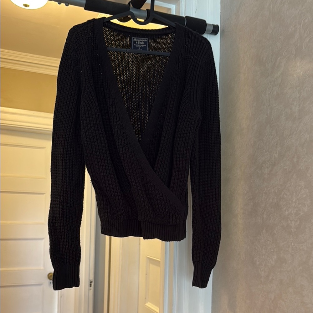 Abercrombie & Fitch Deep Black V-Neck Sweater